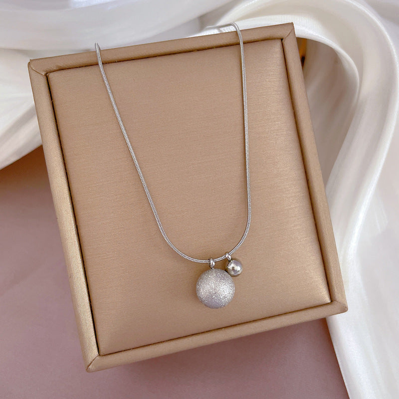 Collar minimalista de titanio y acero con colgante de doble esfera geométrica para mujer y hombre con baño de oro y estilo de cadena con medallón