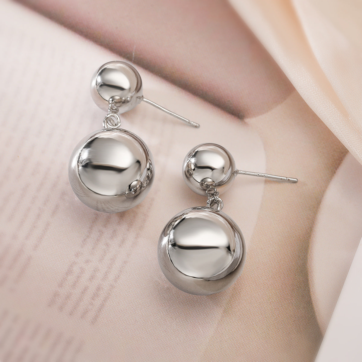Orecchini Pendenti da Donna Minimalisti Geometrici a Sfera Tonda Lucida Placcati Oro Rame