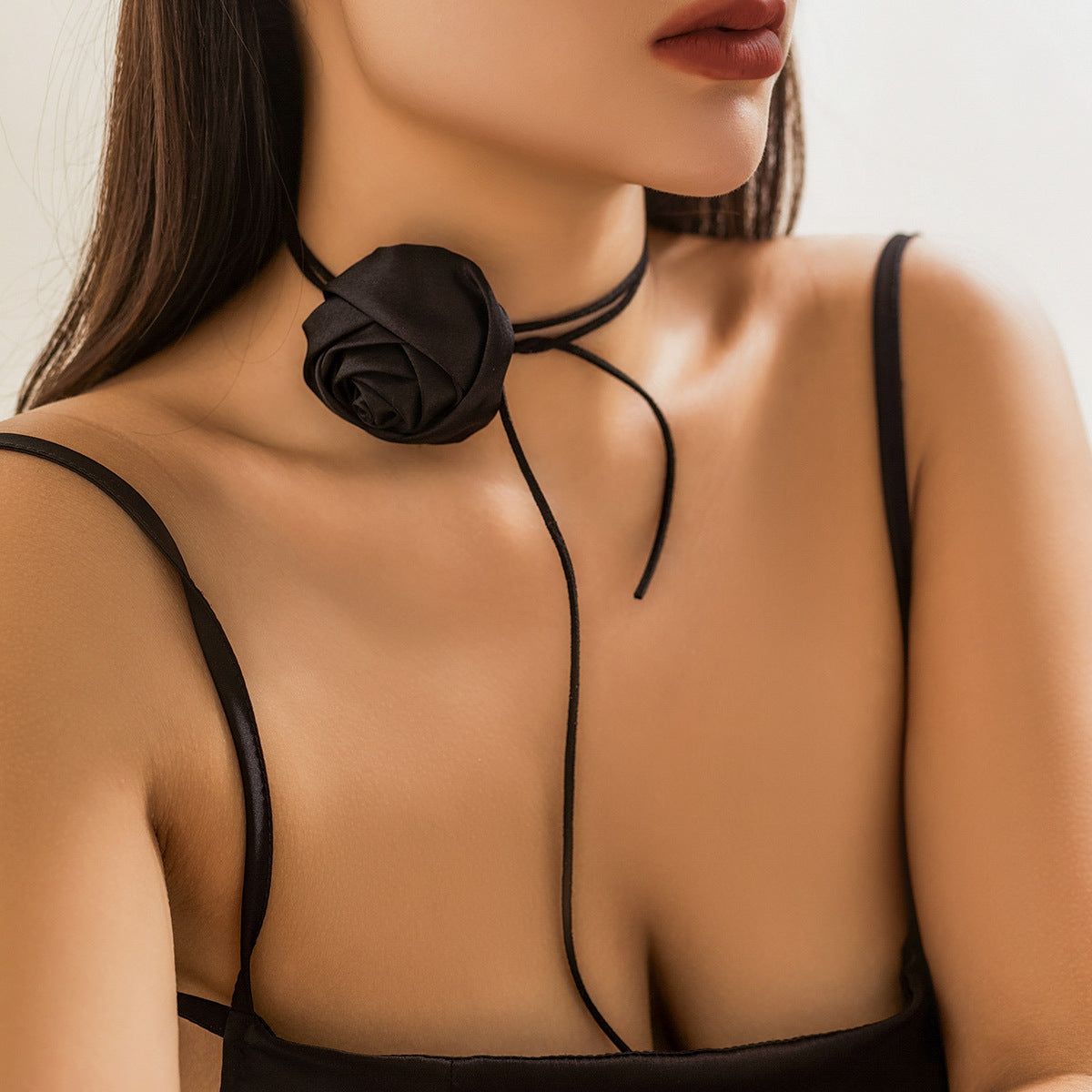 Gargantilla floral vintage con cinta de terciopelo y borlas para mujer