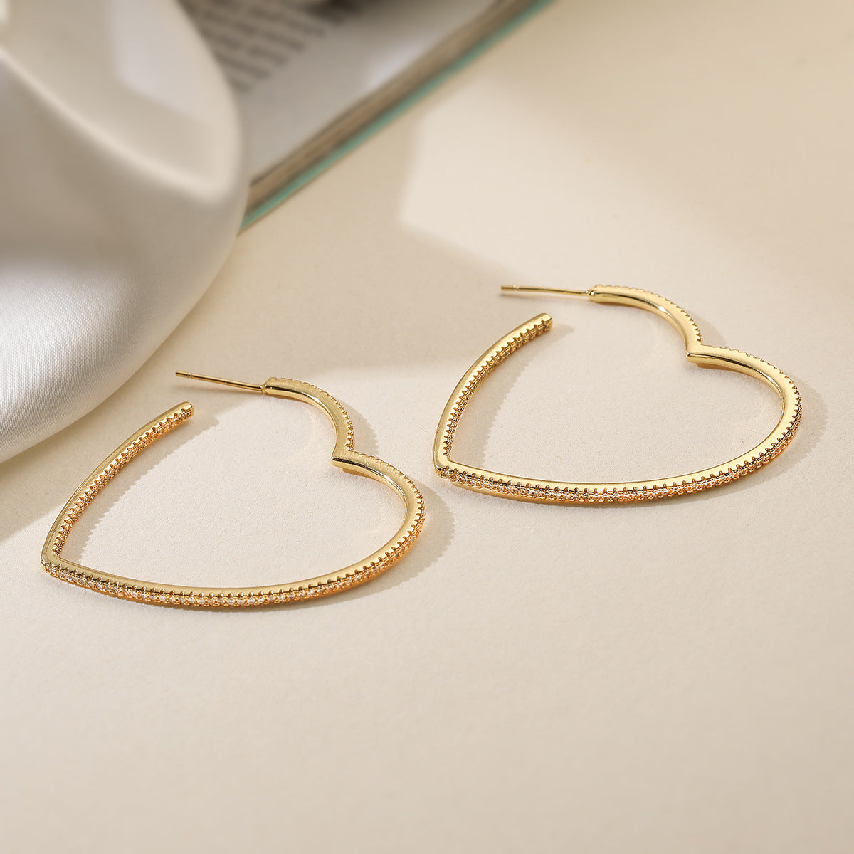 Vintage Elegant 18K Gold Plated Brass Heart Geometric Hoop Earrings with Cubic Zirconia for Women