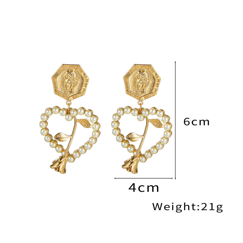Orecchini Minimalisti Eleganti a Cuore Floreale in Lega con Perla e Perno in Argento Sterling 925