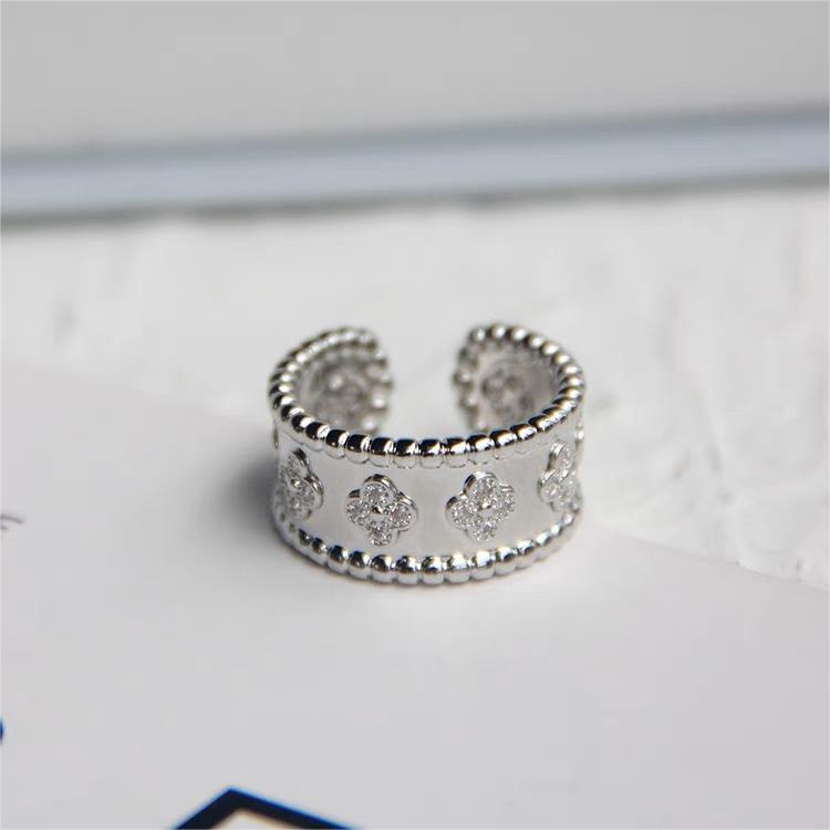 Anello da donna originale in rame a forma di quadrifoglio, placcato oro 18K con zirconi