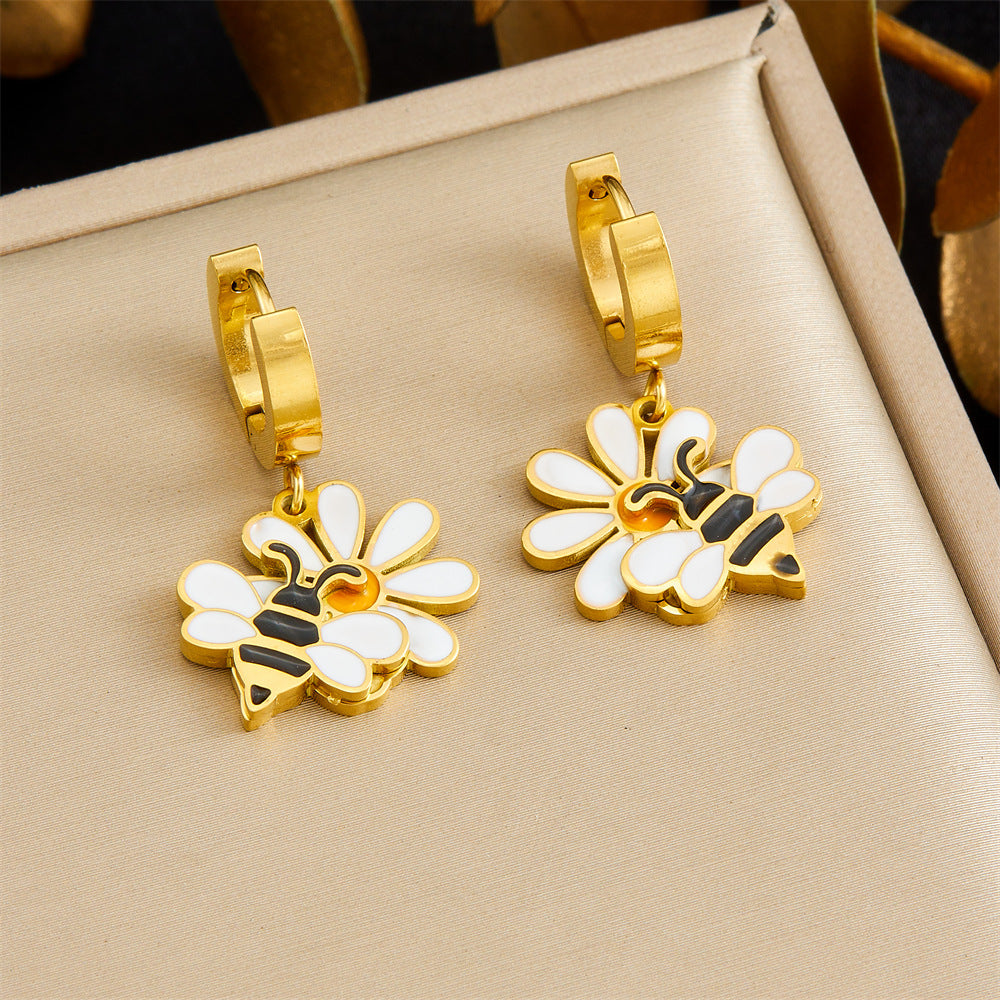 Sweet Cartoon Drip Oil Plated Stainless Steel Animal Pendant Set with Floral Bee and Ladybug Design for Women