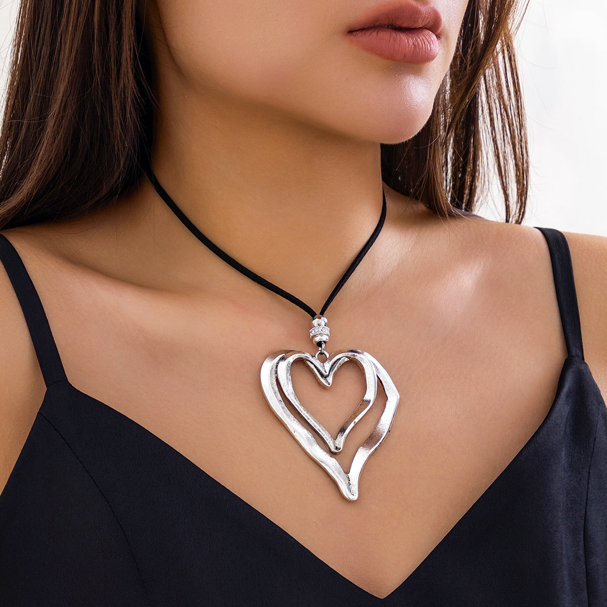 Minimalist Sweet Heart Pendant Plated Alloy Choker Necklace for Women