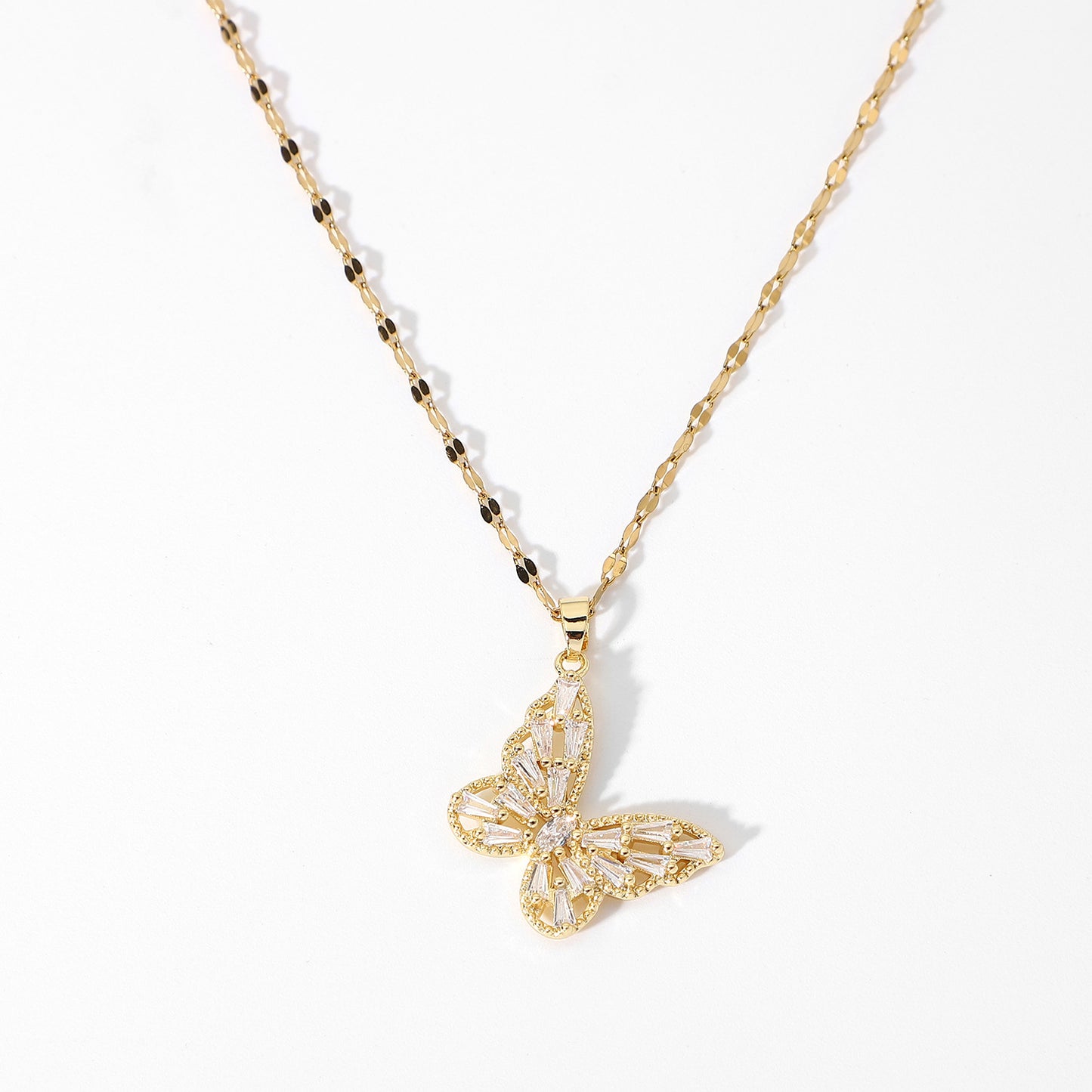 Collar de Mariposa de Acero Inoxidable con Baño de Oro de 18K Estilo Ins con Circonitas Cúbicas para Mujer