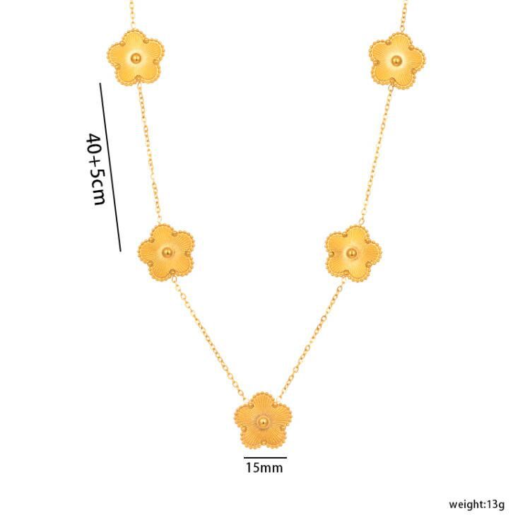Parure Minimalista con Collana a Cinque Petali in Acciaio al Titanio con Design a Trifoglio Tagliato al Laser, Finitura Galvanizzata, Catena a O, per Donna