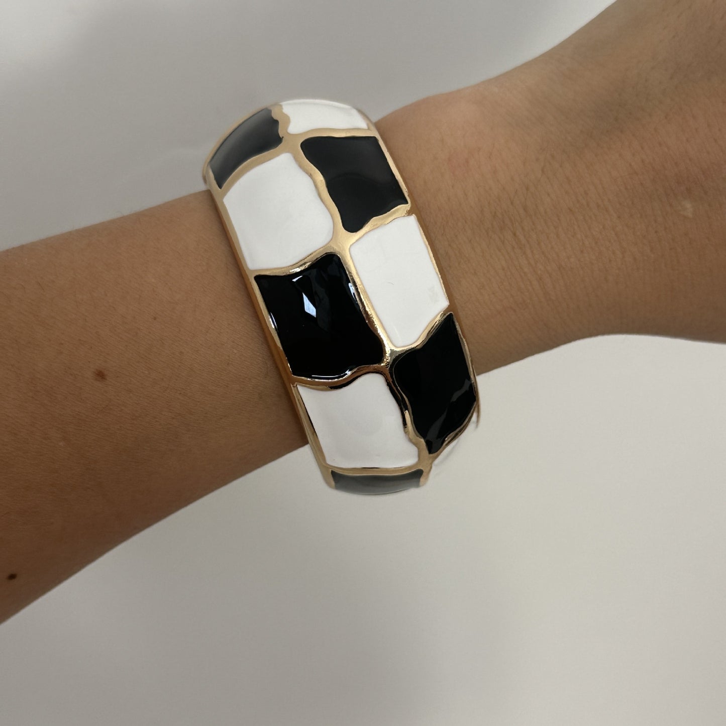 Vintage Round Geometric Checkered Enamel Plated Alloy Bracelet