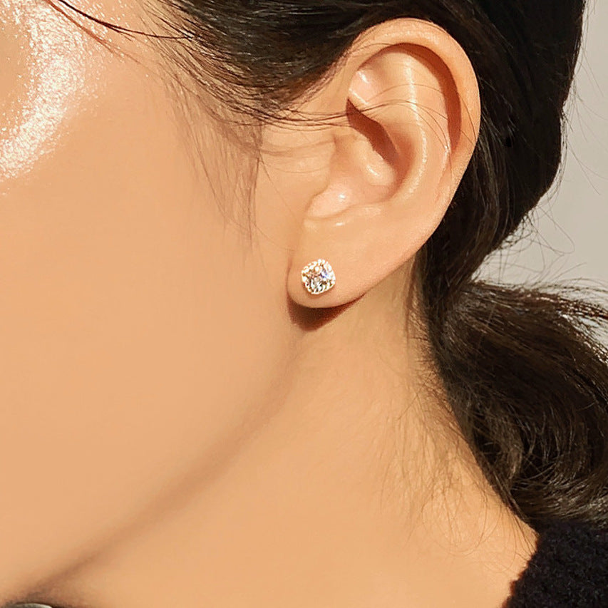 Pendientes Minimalistas de Zirconia Cuadrada Estilo Coreano en Plata de Ley 925 con Baño de Oro/Plata