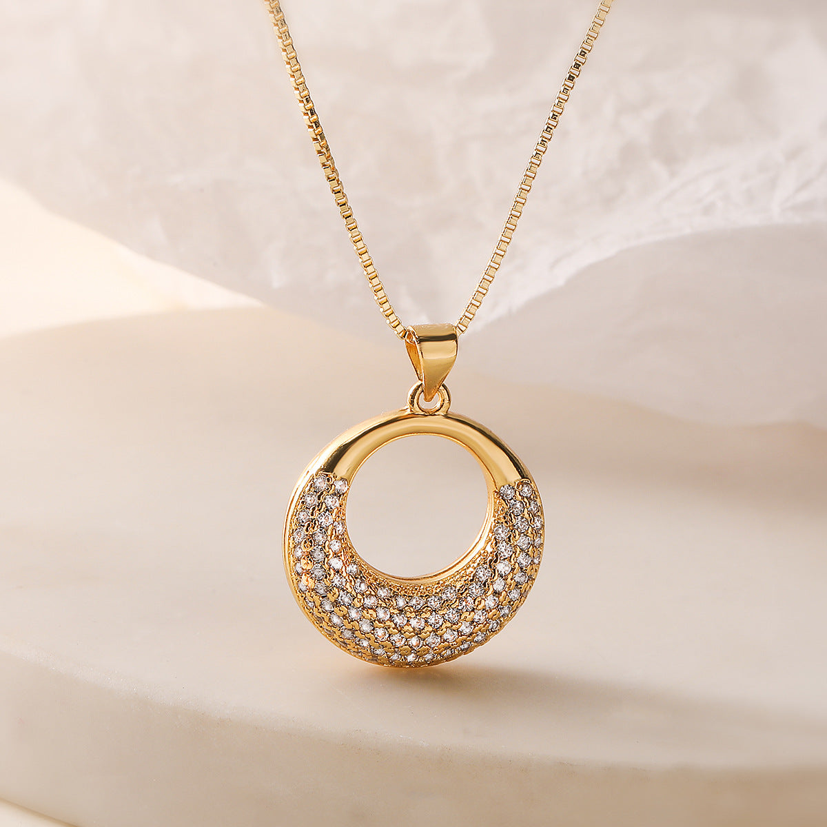 Collana con ciondolo a cuore minimalista in rame placcato oro 18 carati e intarsio in zircone per donna