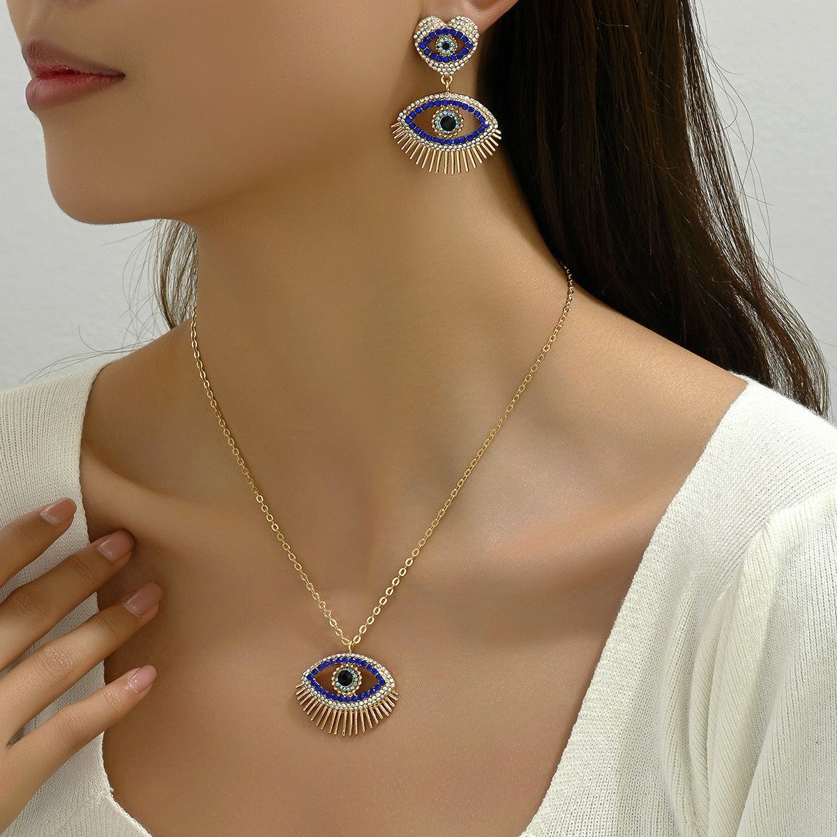 Fashionable Heart-Shaped Alloy Necklace with Rhinestone Inlay and Matching Earrings for Women