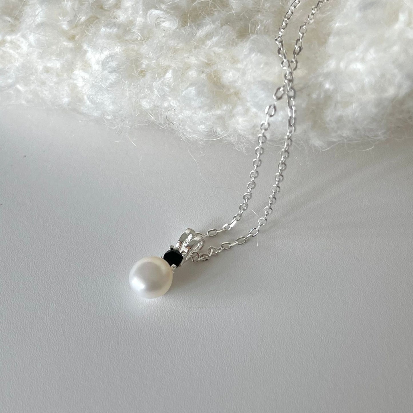 Minimalist Black Diamond and Pearl Necklace in 925 Sterling Silver for Women