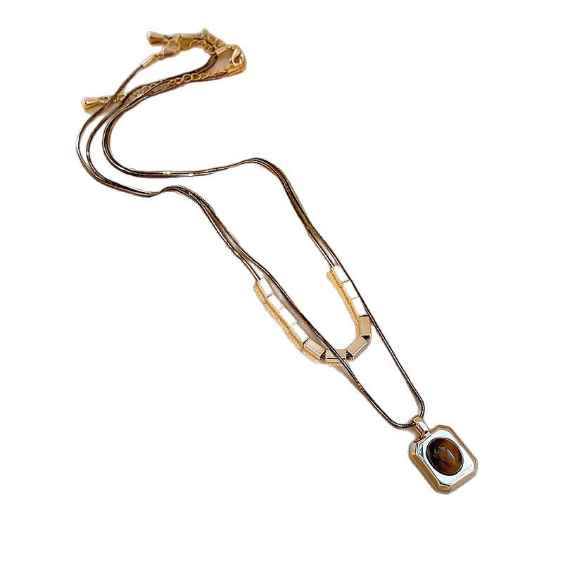 Collana con ciondolo quadrato in rame placcato oro stile retrò Mahlede da donna con design geometrico e catena alla clavicola