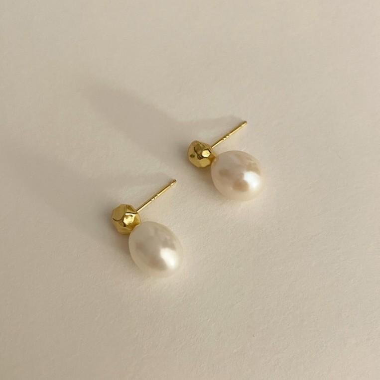 Orecchini a perno con perla a goccia in argento sterling 925, stile dolce, fresco e naturale