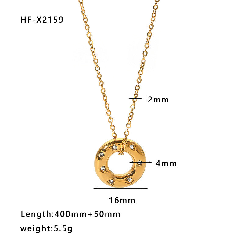 Collana con Ciondolo a Cuore in Acciaio al Titanio Stile INS con Catena in Acciaio Inossidabile Placcato Oro 18K e Dettagli in Strass Pavé
