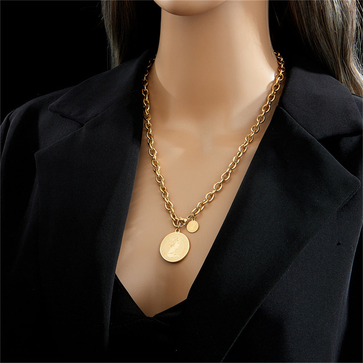 Retro Artistic Minimalist Titanium Steel Round Pendant Necklace with Plated Finish for Women