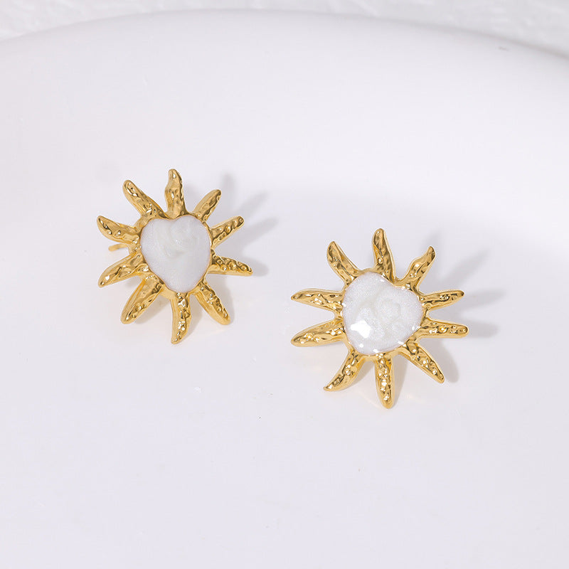 Eleganti Orecchini a Lobo da Donna a Forma di Girasole in Acciaio al Titanio Placcato Oro 18K