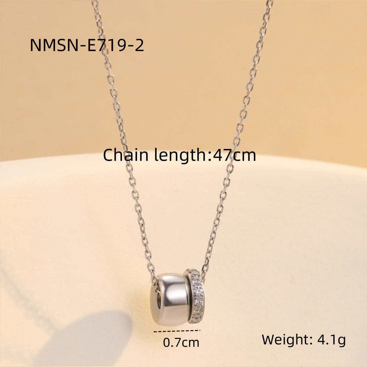 Elegante Collar Minimalista Redondo con Colgante de Circonita en Acero Inoxidable con Acabado Chapado para Mujer