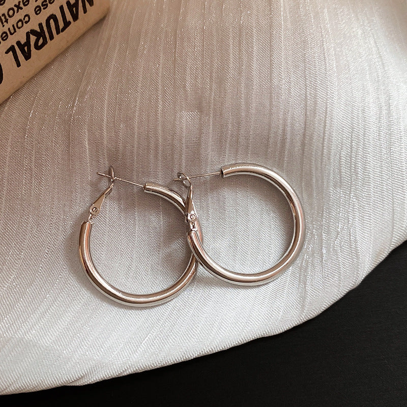 Orecchini a cerchio geometrici minimalisti in argento sterling con finitura placcata da donna