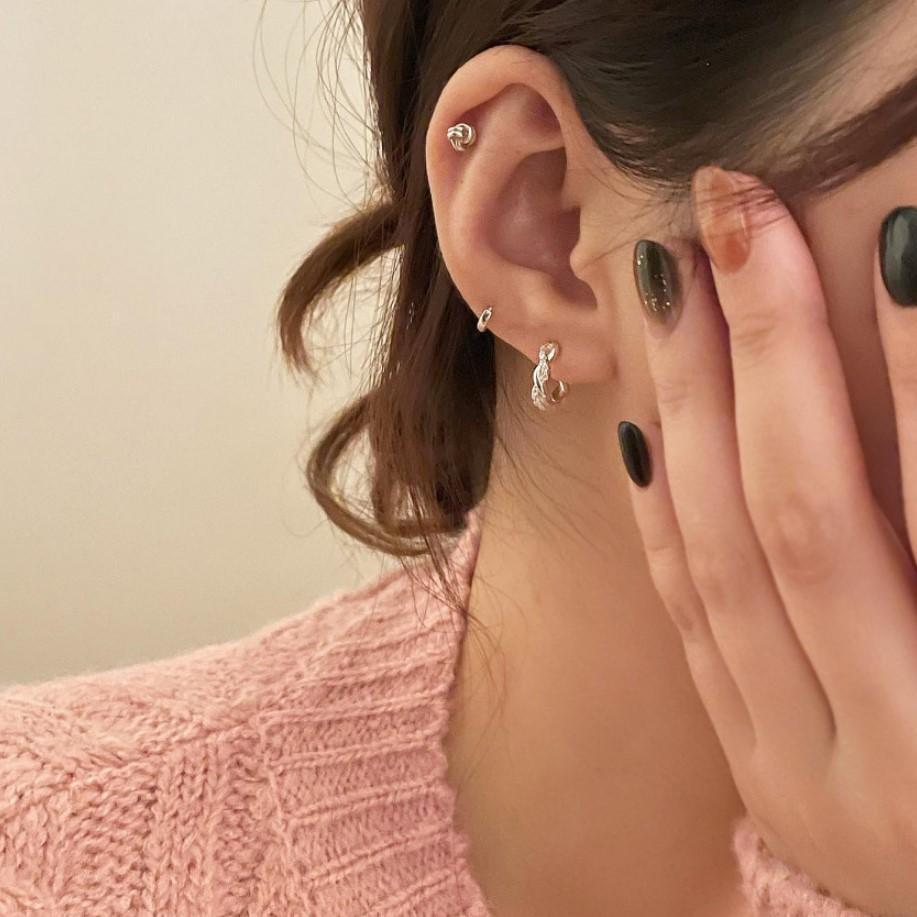 Pendientes minimalistas de plata de ley 925 con incrustaciones de perlas con forma de gota de agua para mujer