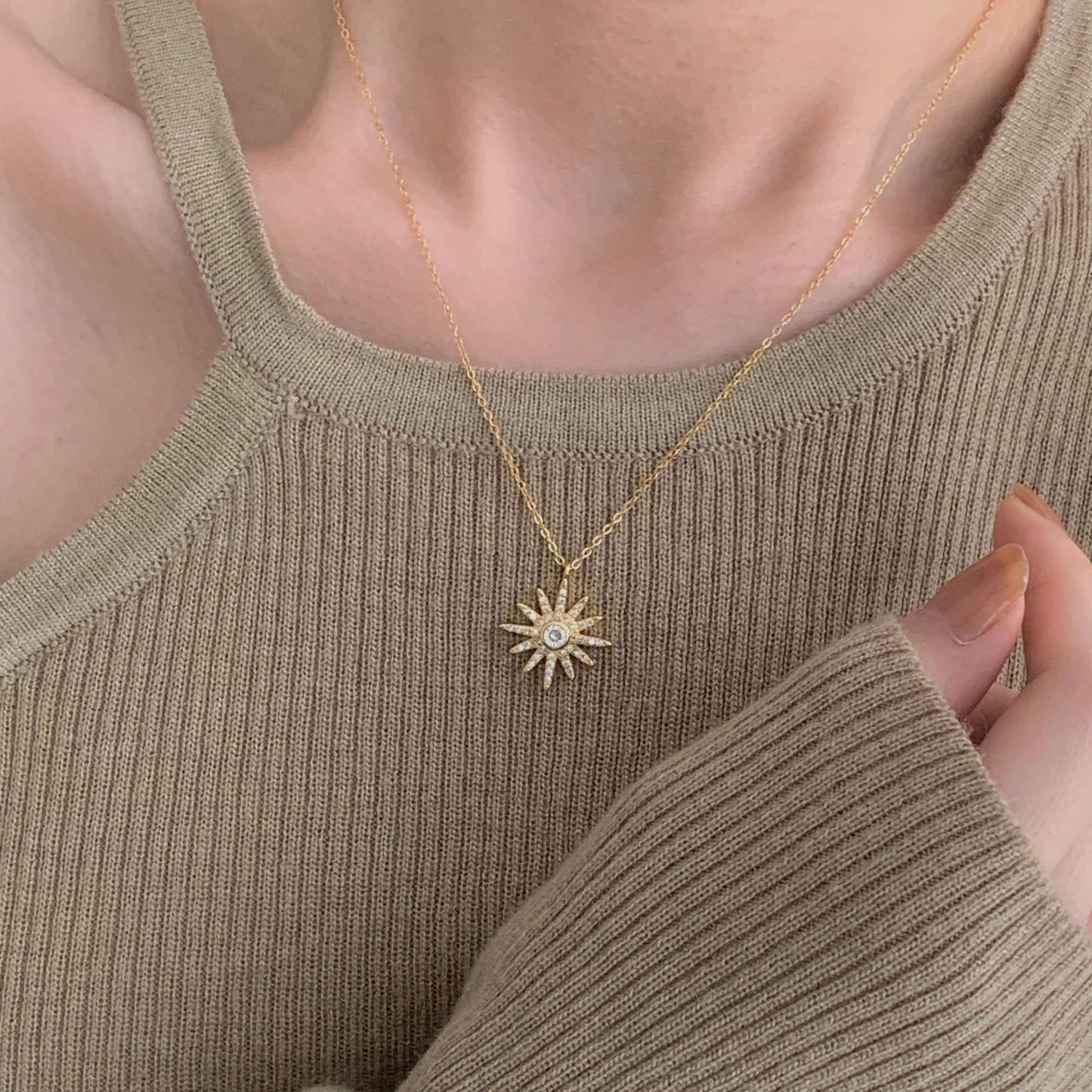 Minimalist Chic Six-Pointed Star Pendant Necklace in 925 Sterling Silver with Beaded Chain
