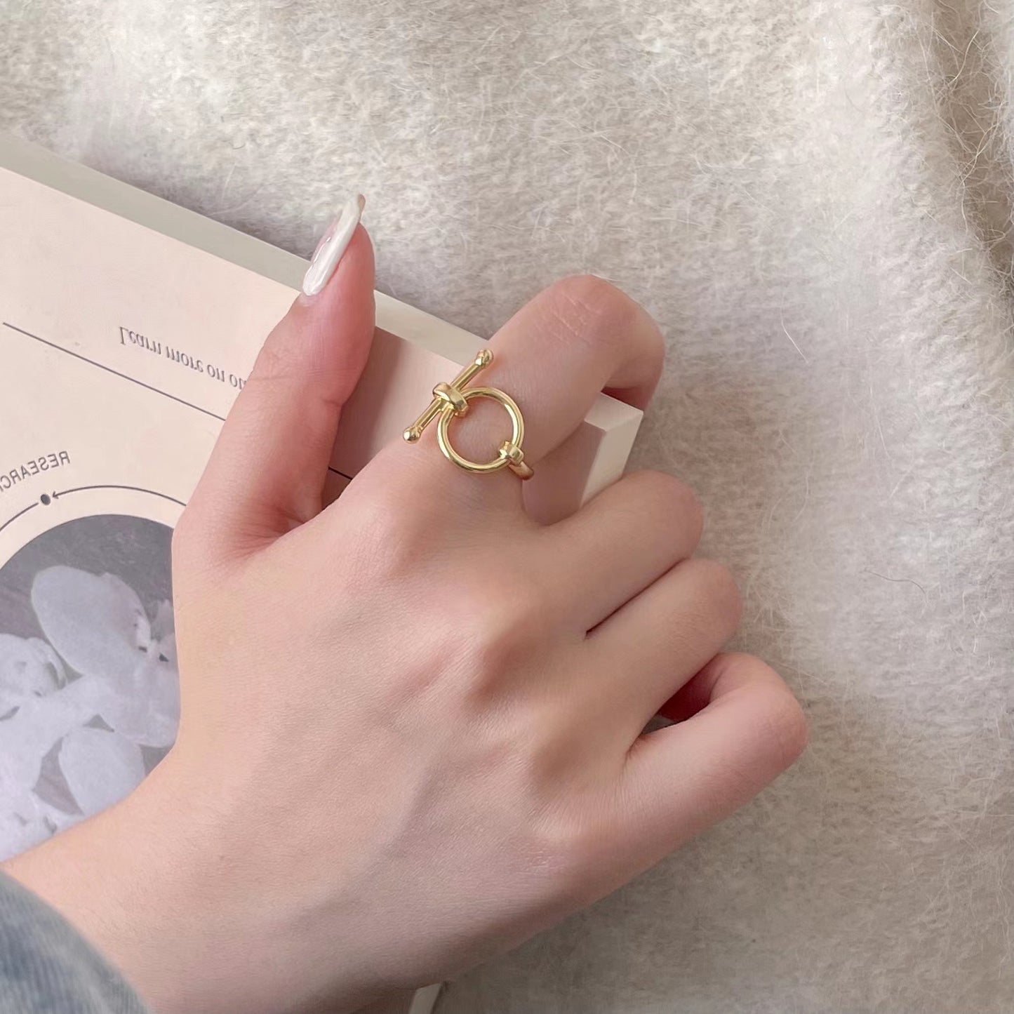 Anillo de nudo redondo geométrico de plata de ley 925 para mujer