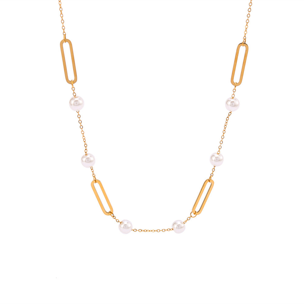 Collana Ovale Minimalista con Perla Cava in Acciaio al Titanio con Placcatura in Oro 18K su Catena a O per Donne