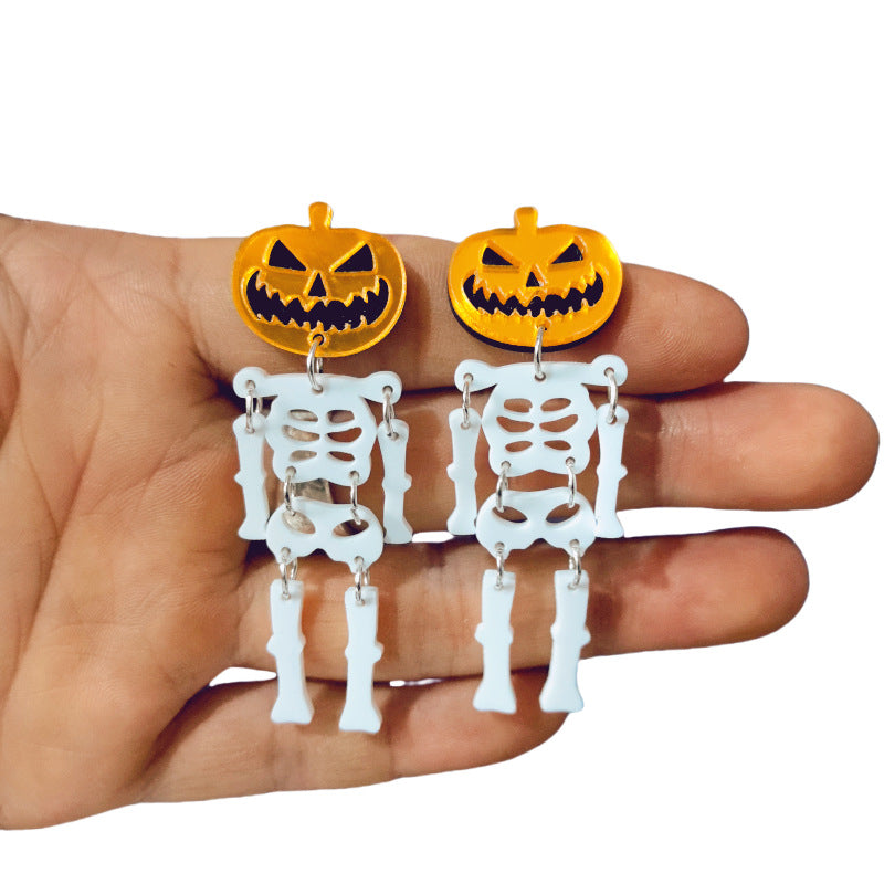 Orecchini pendenti gotici scuri intagliati a forma di teschio di zucca in acrilico per Halloween, unisex