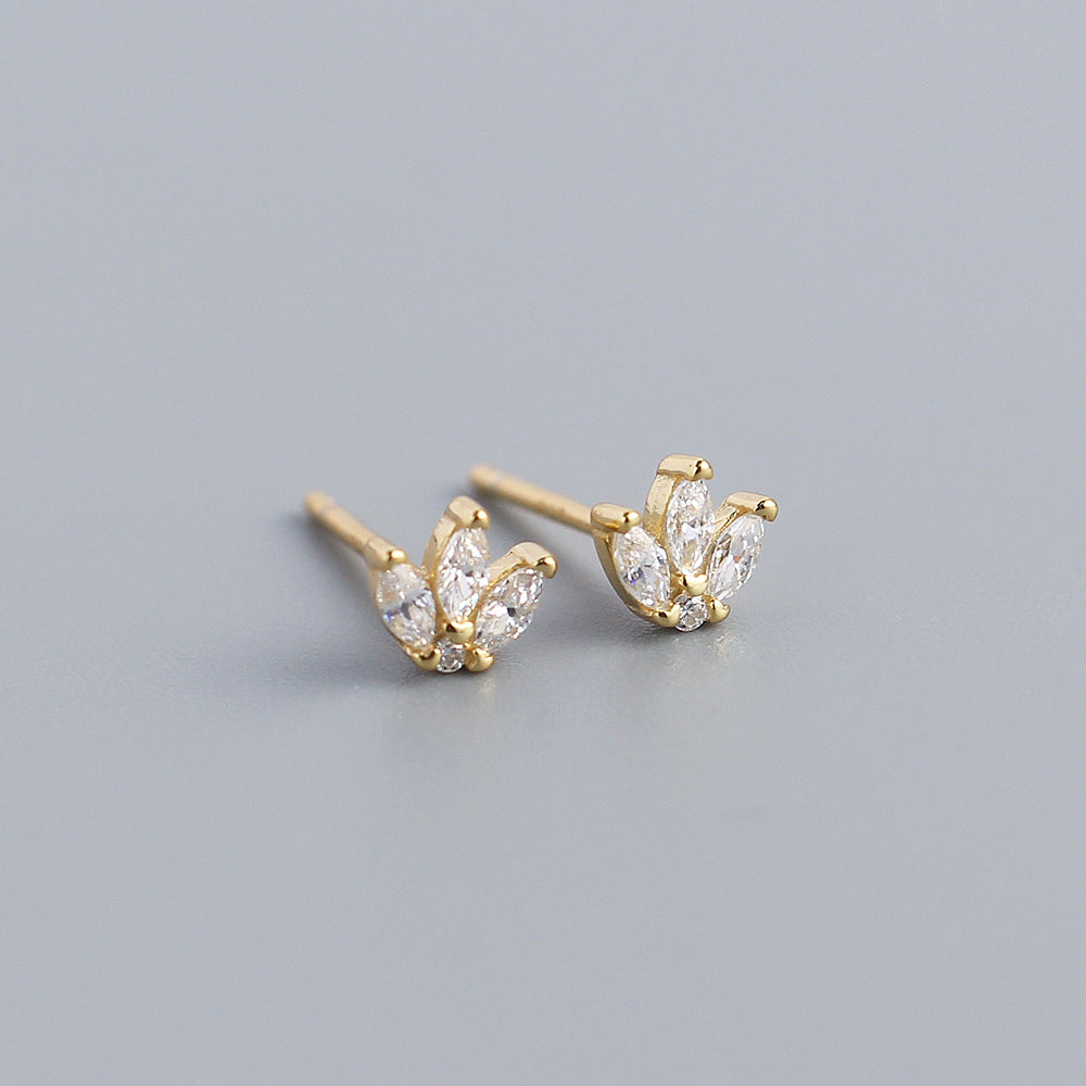 Fashionable Crown-Shaped S925 Sterling Silver Stud Earrings for Women with Rhinestone Inlay and Geometric Design