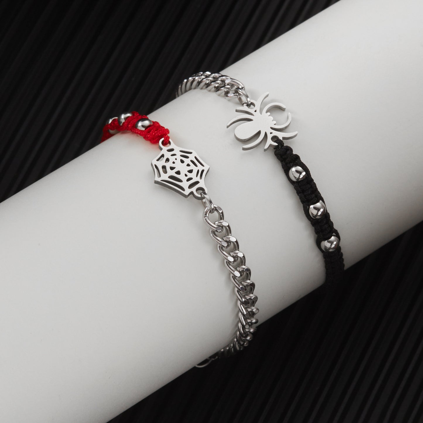 Gothic Style Spider Web Woven Bracelet in Alloy with Electroplating for Men and Women