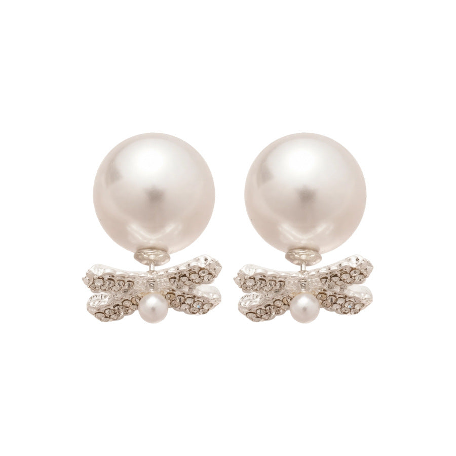 Eleganti Orecchini a Perno a Forma di Fiocco con Perle e Intarsi di Strass da Donna — Gioielli di Moda di Lusso Leggeri per Tutti i Giorni