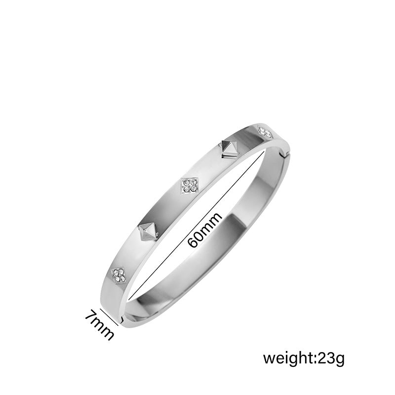 Bracciale da donna minimalista a forma di trifoglio in acciaio inossidabile con intarsio in strass e chiusura in acciaio al titanio placcato