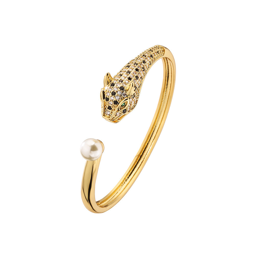 Bracciale Rigido Aperto Geometrico a Forma di Leopardo alla Moda da Donna Realizzato in Ottone con Placcatura in Oro Vero e Zirconi Micro-Incastonati