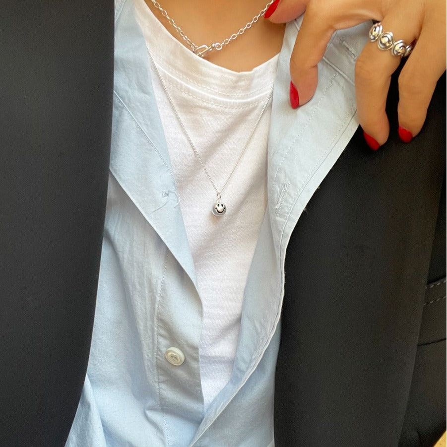 Collana con ciondolo Smiley Face da donna in argento sterling 925 con catena di perline, stile minimalista fresco e dolce