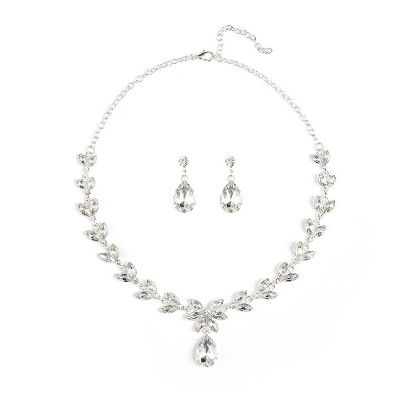 Chic Minimalist Leaf-Shaped Alloy Necklace Set with Rhinestone Inlay for Women, Plated Finish, Elegant Evening and Formal Occasion Jewelry