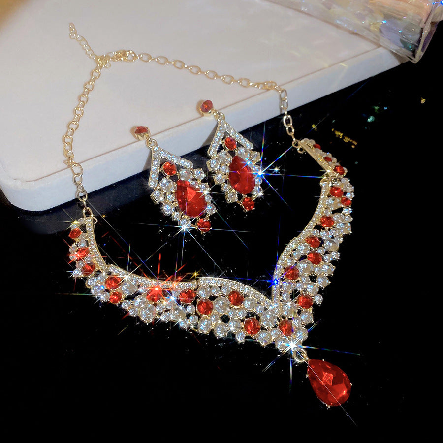 Retro Elegant Palace Style Rhinestone Teardrop Earrings and Clavicle Necklace Set in Alloy for Women