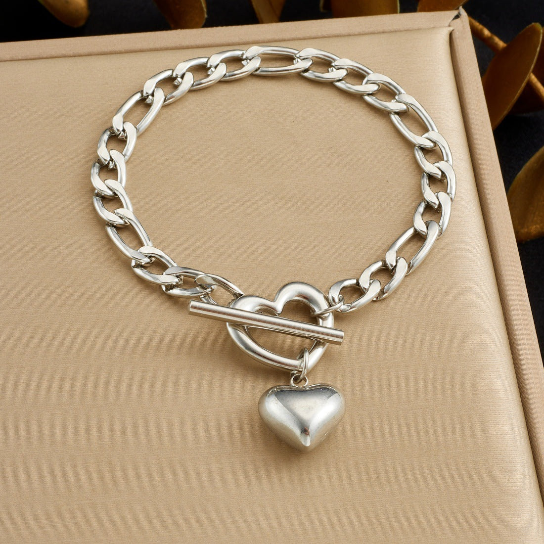 Minimalist Elegant Gold Plated Stainless Steel Heart Pendant Bracelet with OT Clasp