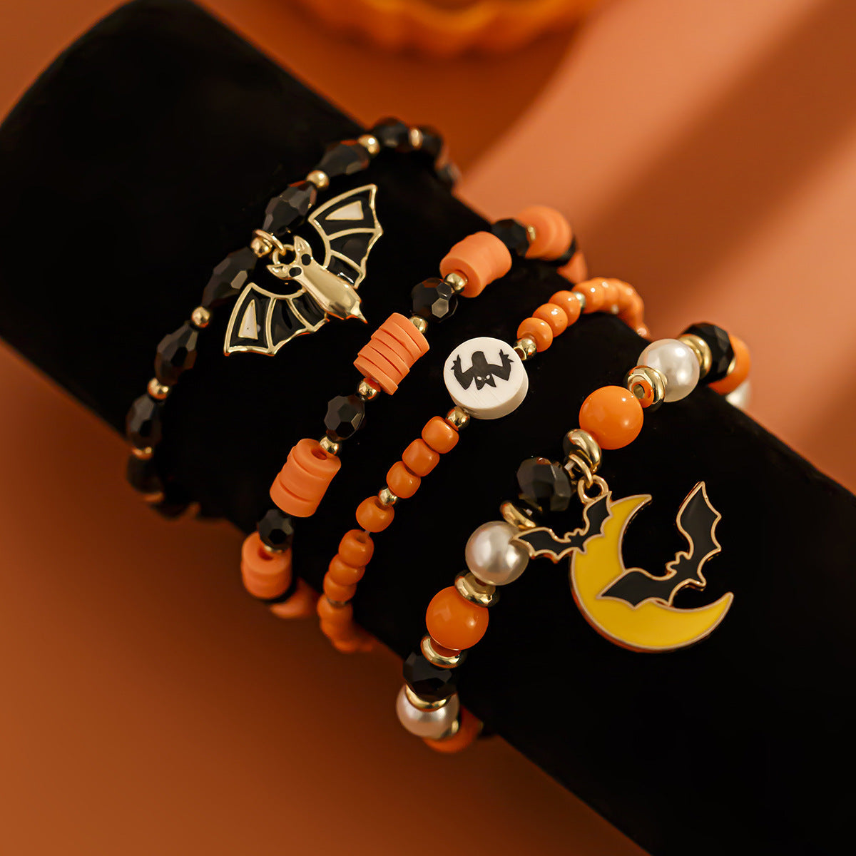 Bracciale artigianale in argilla polimerica a tema Halloween con ciondoli a forma di pipistrello e zucca per uomo e donna, accessorio per feste in stile gotico