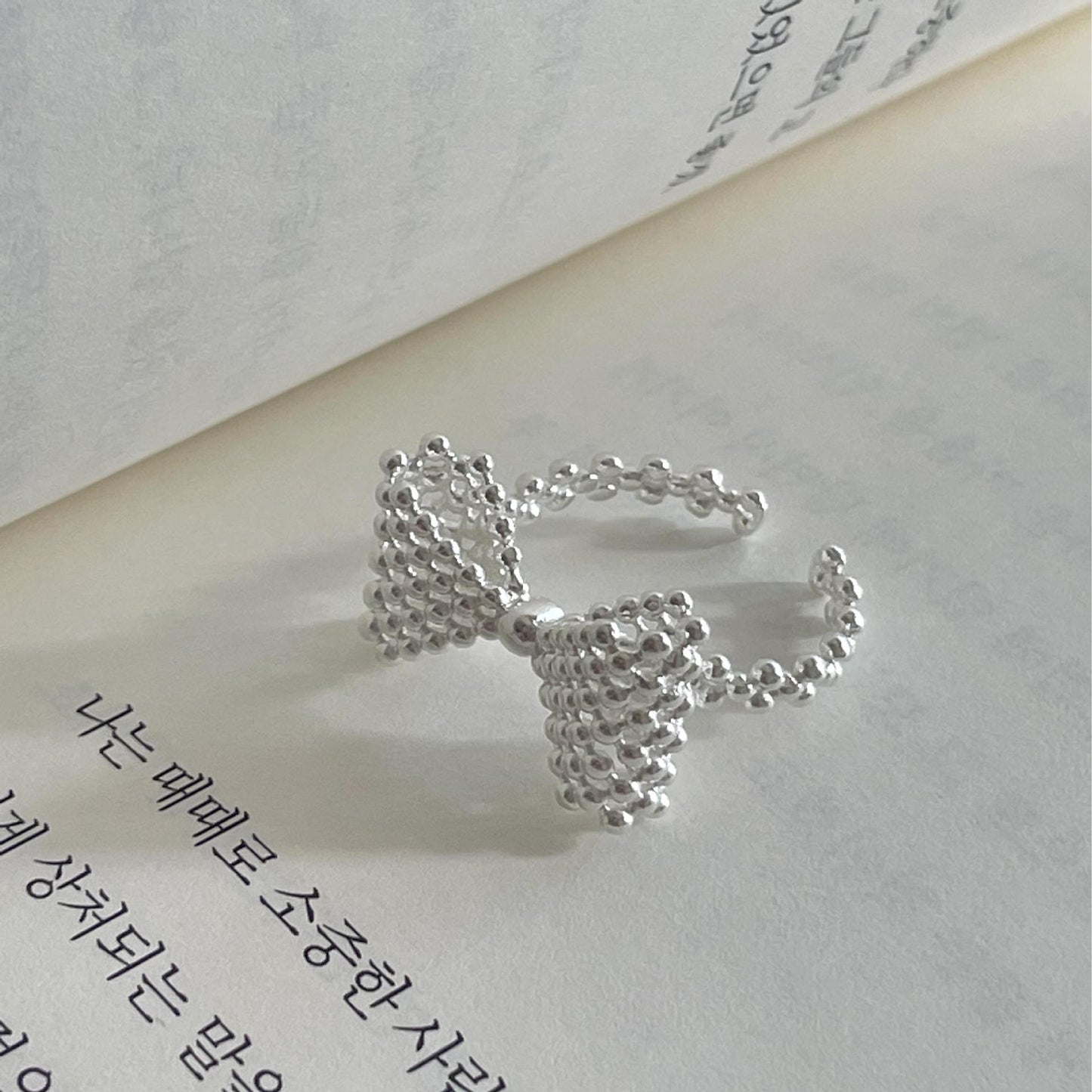 Anillo Abierto Minimalista con Lazo de Plata de Ley 925 para Mujer