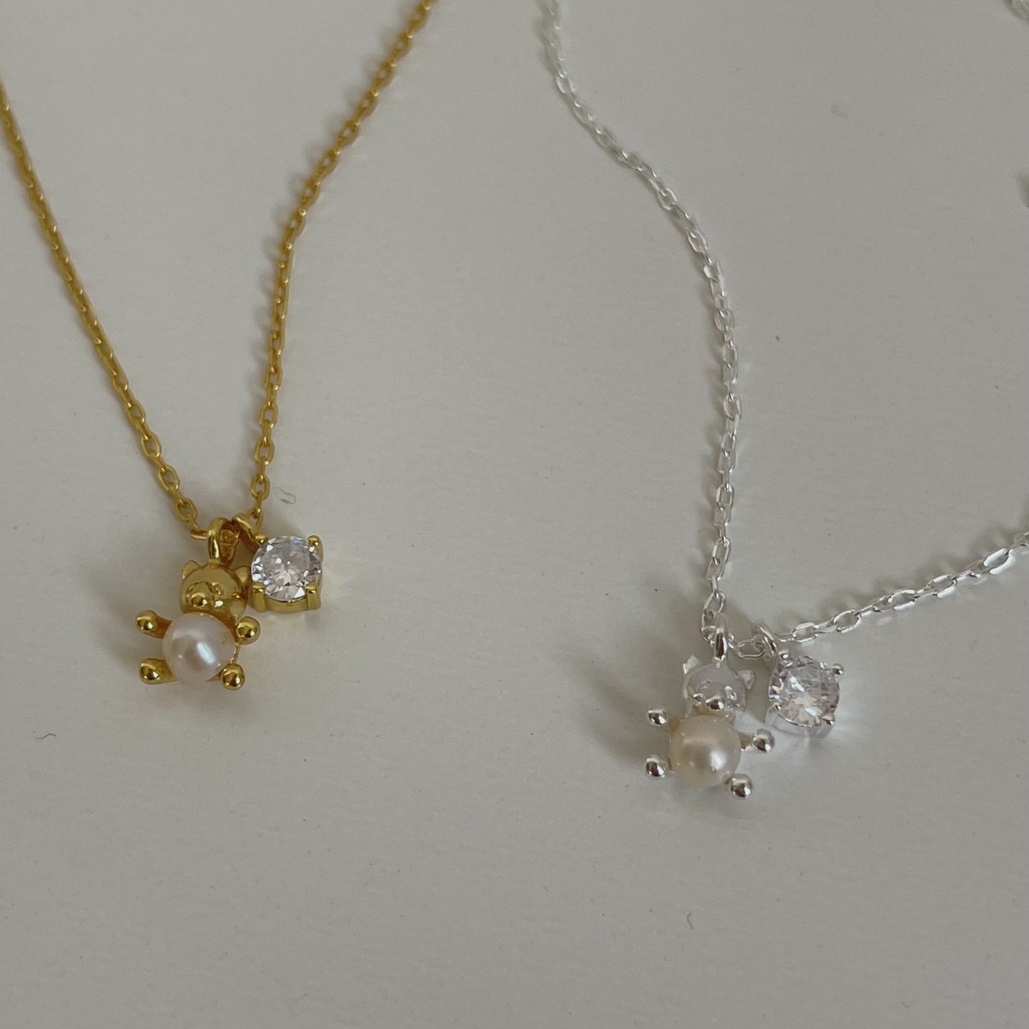 Minimalist Bear-Shaped 925 Sterling Silver Necklace with Pearl and Zircon Inlay