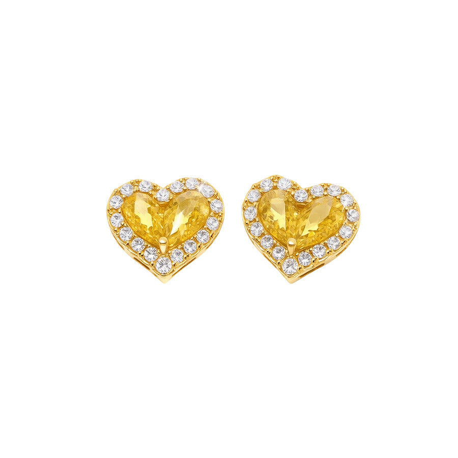 Orecchini a perno di lusso con zirconi a forma di cuore in rame placcato oro con perni in acciaio inossidabile per donne