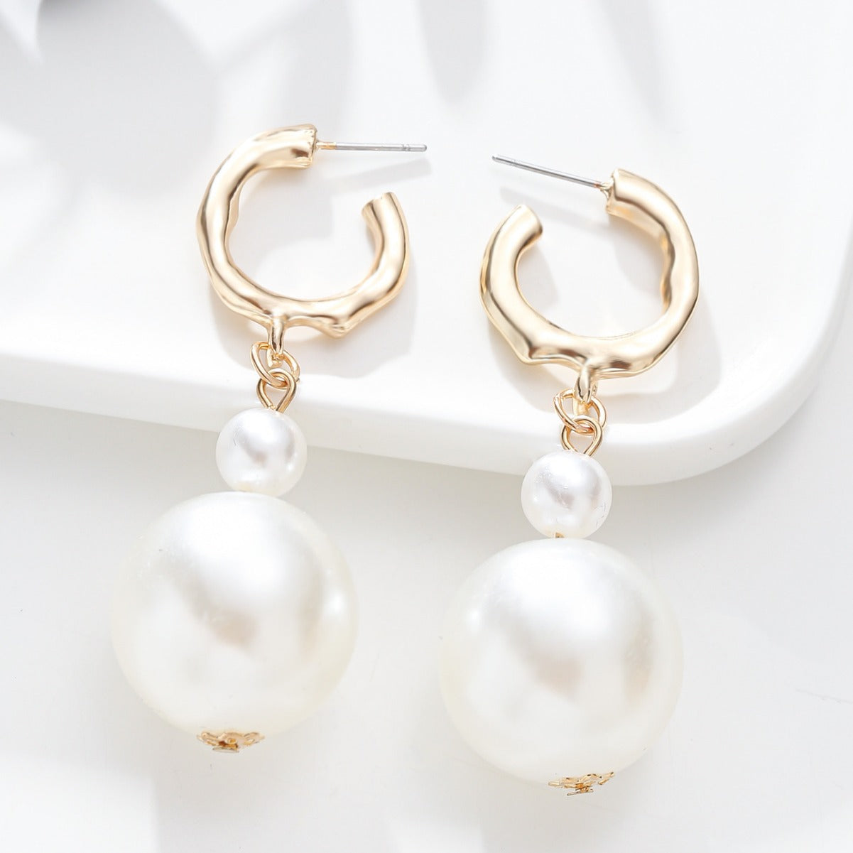 Elegant Geometric Pearl Stud Earrings in Copper with Vintage Style for Women
