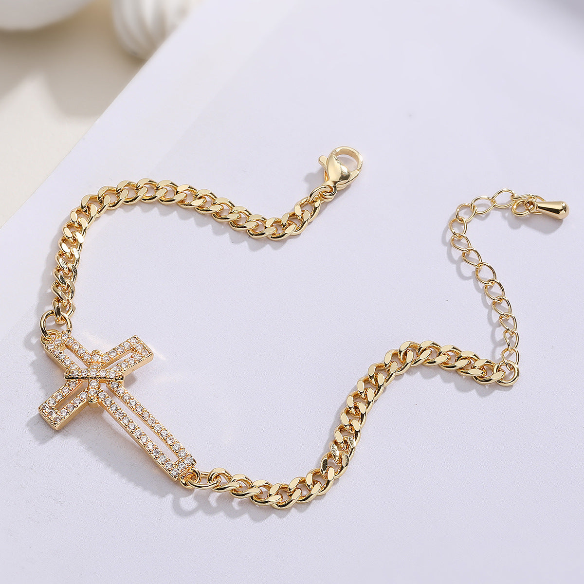 Hip-hop Fashion 18K Gold Plated Brass Cross Butterfly Cubic Zirconia Inlay Bracelet for Women