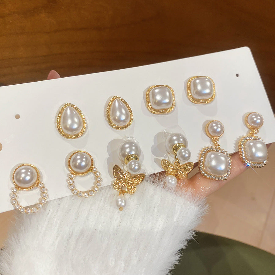 Set di Orecchini Eleganti di Lusso a Perno, con Perle Geometriche, Accenti di Strass e Perni in Acciaio Inossidabile
