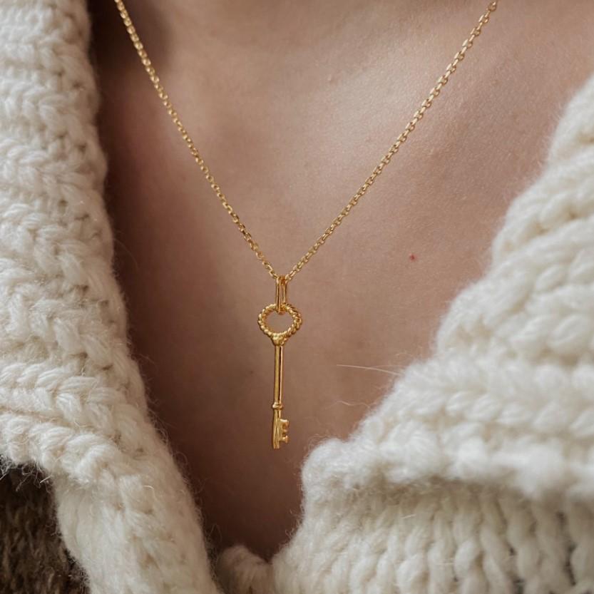 Collana con ciondolo a forma di chiave minimalista in argento sterling 925 su catena a maglie per donne