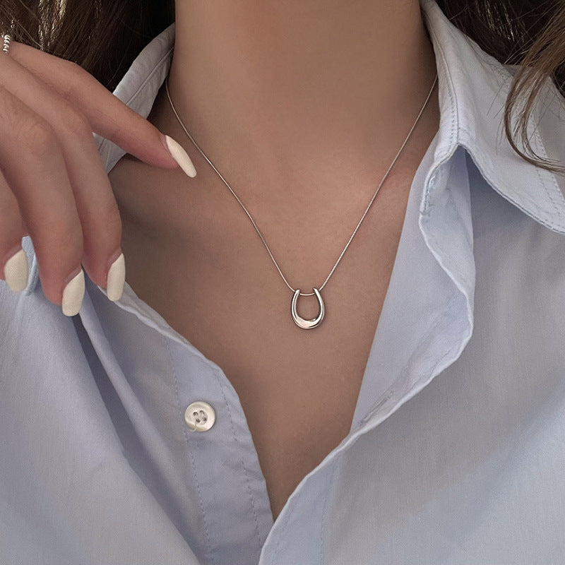 Minimalist U-Shaped Pendant Necklace for Women and Men Titanium Steel Plated Clavicle Chain with Irregular Design