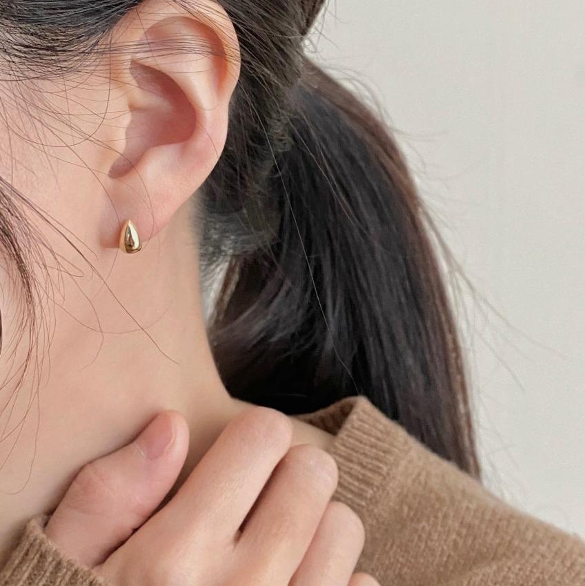 Minimalist Waterdrop-Shaped 925 Sterling Silver Stud Earrings for Women with Plated Finish