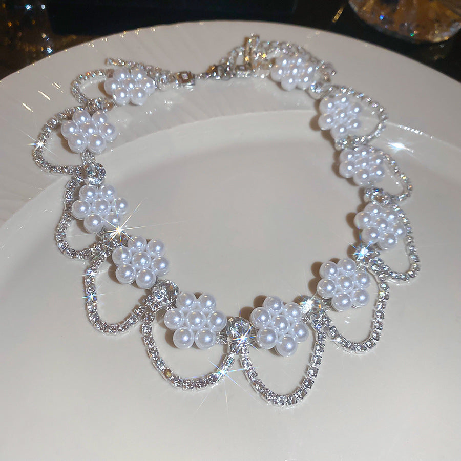 Collar Pendiente Vintage Elegante de Perlas y Diamantes de Imitación con Flores para Mujer con Cadena para Clavícula