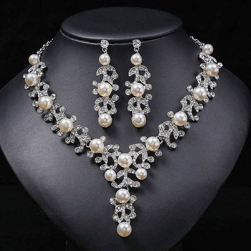 Minimalist Floral Leaf Pendant Necklace Set with Electroplated Alloy O-Chain and Matching Earrings for Women