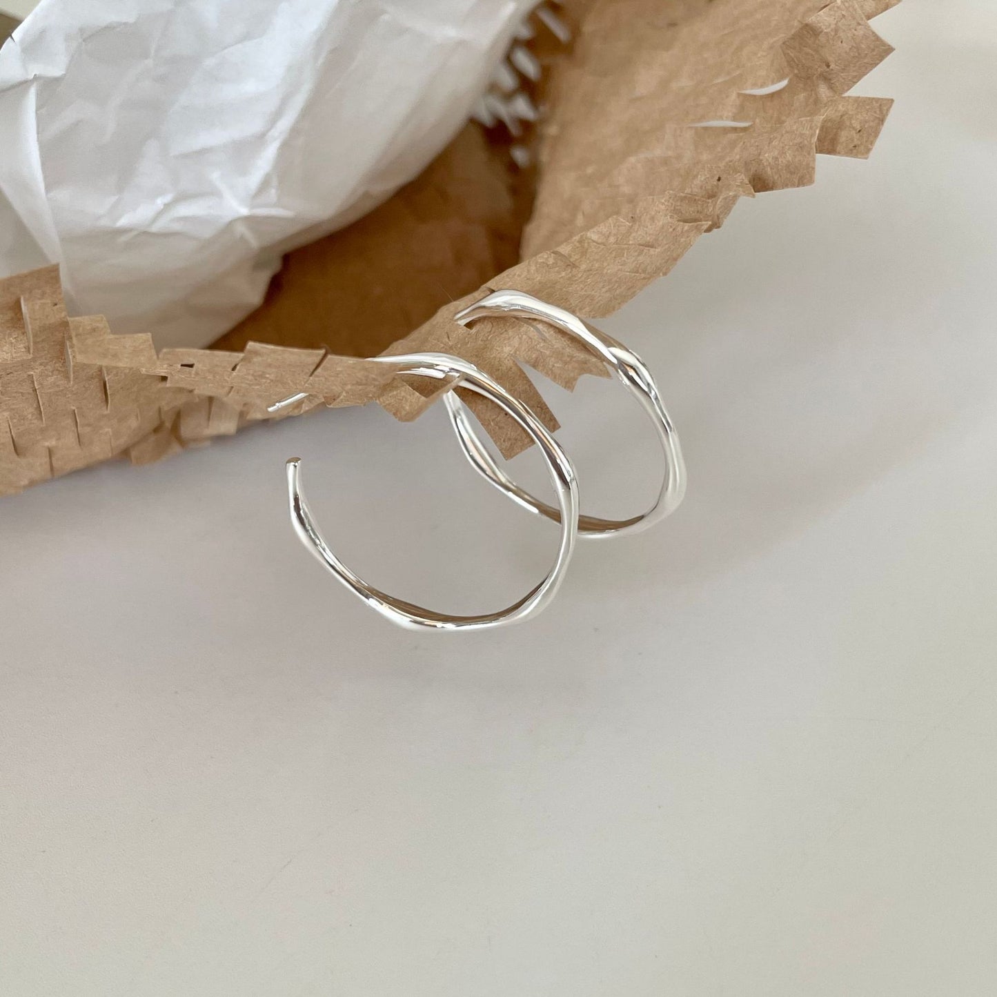 Pendientes Geométricos Corazón Minimalista Dulce de Plata de Ley 925