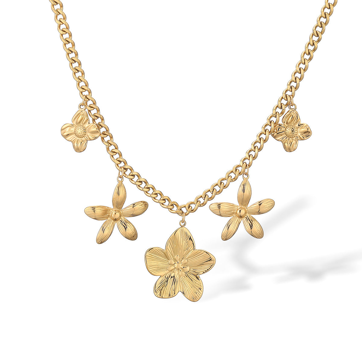 Collana pendente con fiore geometrico irregolare minimalista in acciaio inossidabile con placcatura in oro 18 carati